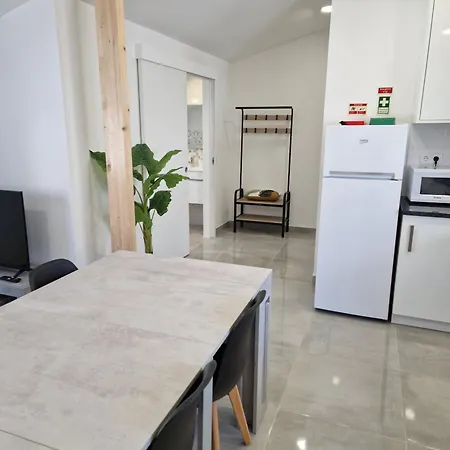 Holidays House بيت للعطل *